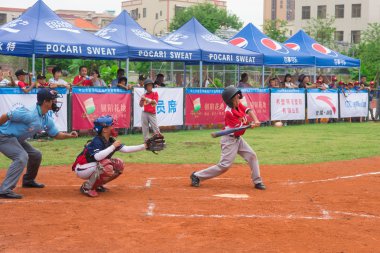 Hamuru yaklaşık bir beysbol oyununda topu