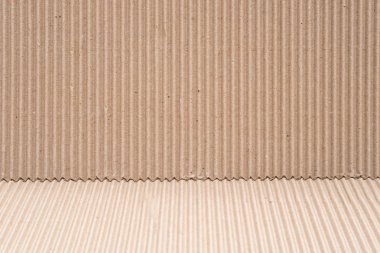 iki farklı açılarda karton oluklu desen