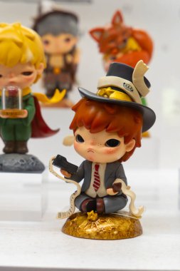 QingYuan GuangDong Çin - 5 Ekim 2025 Hirono x Le Petit Prince Pop Mart 'ın işbirlikçi kör kutu figürleri..