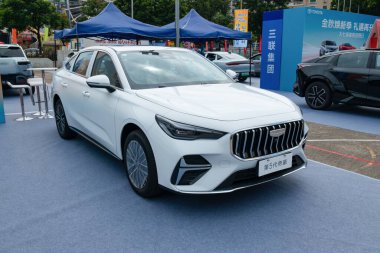 ZHONGSHAN GUANGDONG Çin - 24 Ekim 2025: beşinci nesil Geely Emgrand arabası.