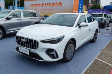 ZHONGSHAN GUANGDONG Çin - 24 Ekim 2025: beşinci nesil Geely Emgrand arabası.