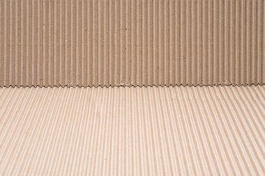 iki farklı açılarda karton oluklu desen