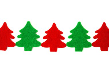 beyaz üzerine kırmızı ve yeşil Noel ağaçları