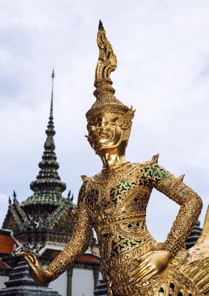 Tahilandia Sarayı Heykeli Yaldızlı Bangkok — Stok fotoğraf