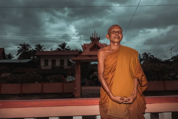 Champasak Laos Juli 2009 Porträtt Buddistiska Munkar Ett Landsbygdsområde Laos — Stockfoto
