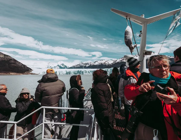 Calafate Argentina Novembrer 2014 People Watching Collapses Glacier Located Los — 图库照片