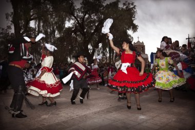 Chilean typical dancers clipart