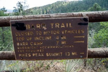 Information sign on the Barr Trail in Colorado, leading to the summit of Pikes Peak mountain clipart
