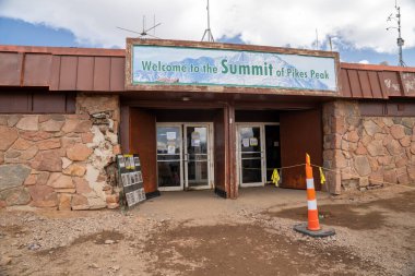 Colorado, ABD - 15 Eylül 2020: Pike Tepesi Zirvesine Giriş, yapım aşamasında