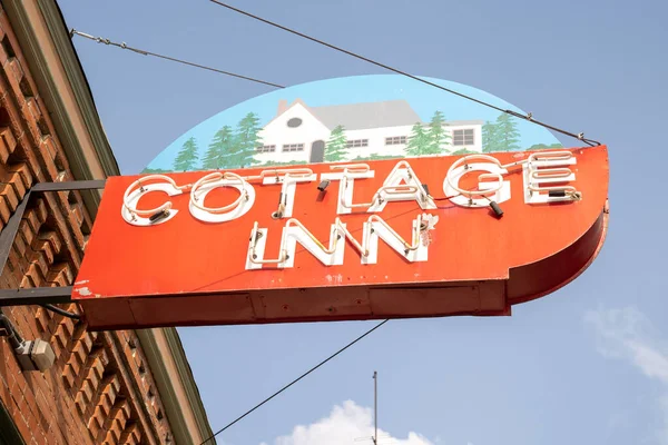 Cripple Creek Kolorado Września 2020 Neon Sign Cottage Inn Hotel — Zdjęcie stockowe