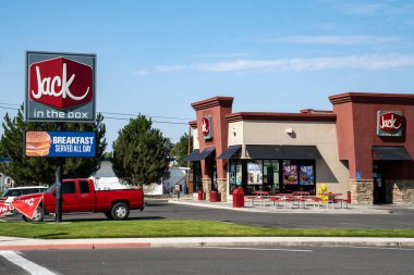 Winnemucca, Nevada - 5 Ağustos 2020: Kutu fast food zincirindeki Jack 'in dış görünüşü