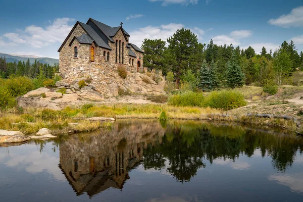 Часовня Святой Катерины Скале Скалистых Горах Колорадо Отражение Озере — стоковое фото