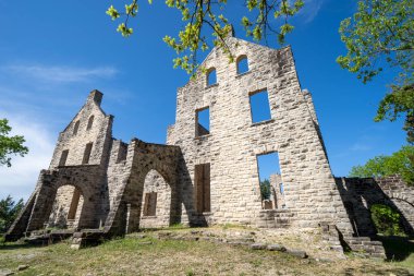 Ha Ha Tonka Eyalet Parkı 'ndaki kale harabeleri, Ozarks Gölü Missouri.