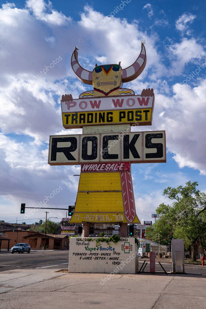 Holbrook, Arizona 17 de mayo de 2021 Firma para el Pow Wow Trading