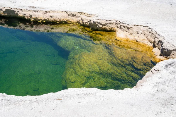 Abyss Pool Parque Nacional Yellowstone — Foto de Stock