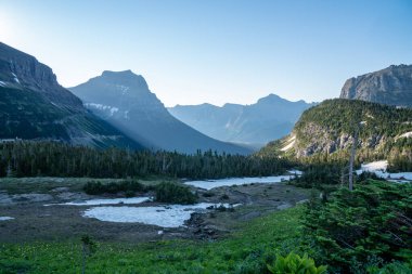 Montana 'daki Güneş Yoluna Giden Buzul Ulusal Parkı Sabah Görüşü