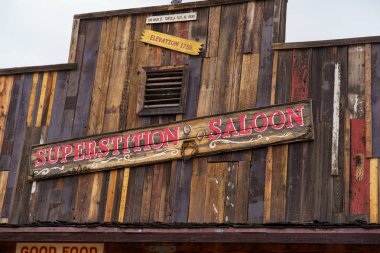 Tortilla Flat, Arizona - 13 Ekim 2025: Tortilla Flat Arizona 'daki Batıl inançlı bar