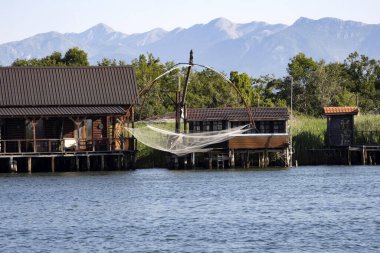 Ada Bojana boğazındaki büyüleyici balık restoranı. Karadağ