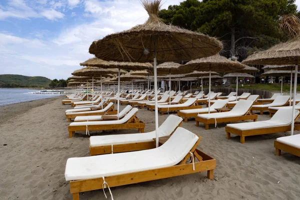 Playas Turísticas Costa Adriática Albania Están Limpias Llenas Sombrillas — Foto de Stock