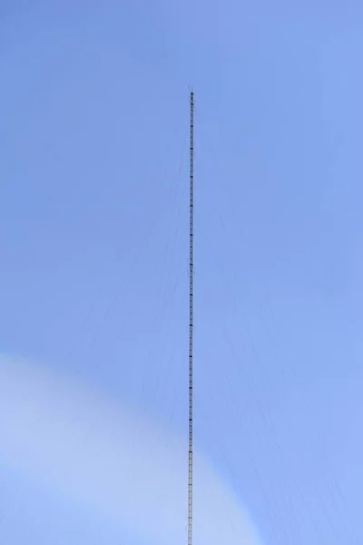 Torre Alta Tensão Com Céu Azul — Fotografia de Stock