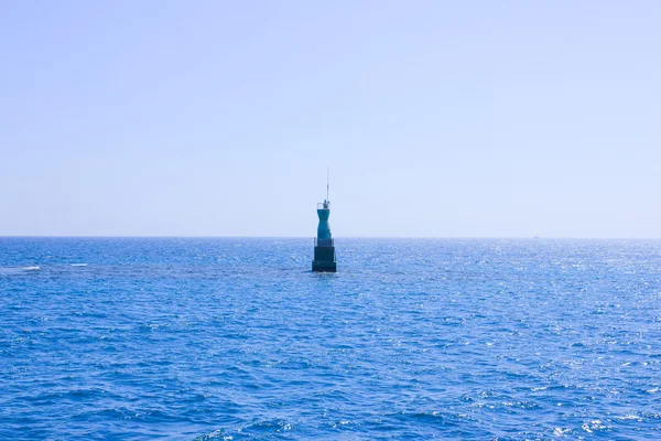 水に浮かぶ海洋ブイ 太陽の光の海 海の水の背景 — ストック写真