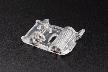 Patenli ayak dikiş makinesi parçası