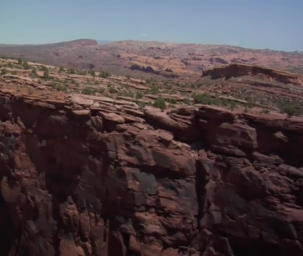 Red rock cliffs faces — Stock Video