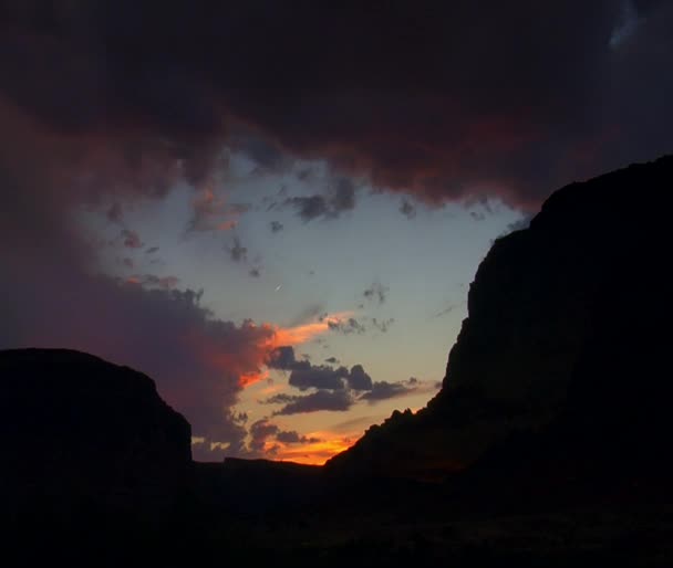 Puesta de sol con nubes — Vídeos de Stock