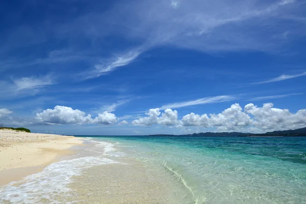 Underbar strand på sommaren — Stockfoto