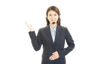 gülümseyen müşteri hizmetleri operatör