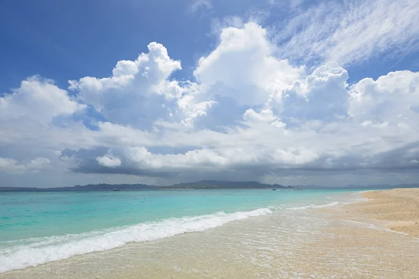 Nádherná pláž v okinawa — Stock fotografie