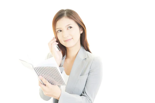 Teléfono inteligente con mujer de negocios . — Foto de Stock