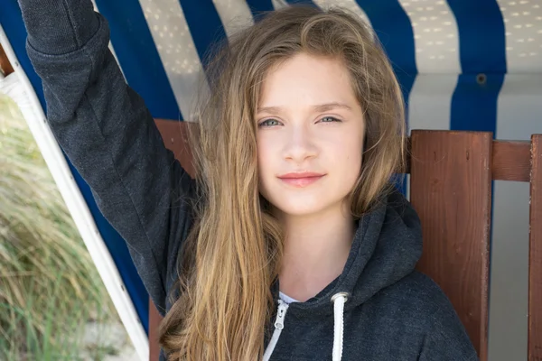 Girl with long hair — Stock Photo, Image