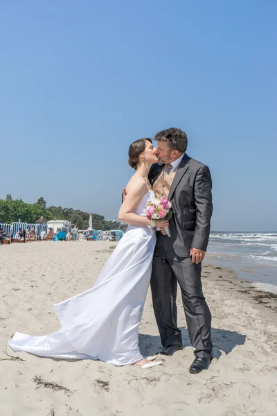 Pareja recién casada —  Fotos de Stock