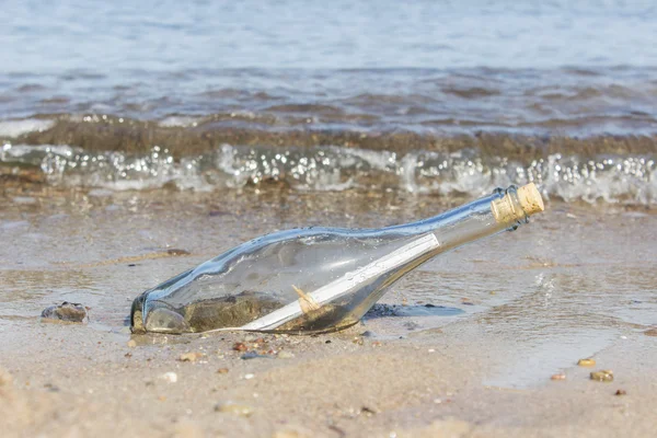 Mensaje en una botella — Foto de Stock