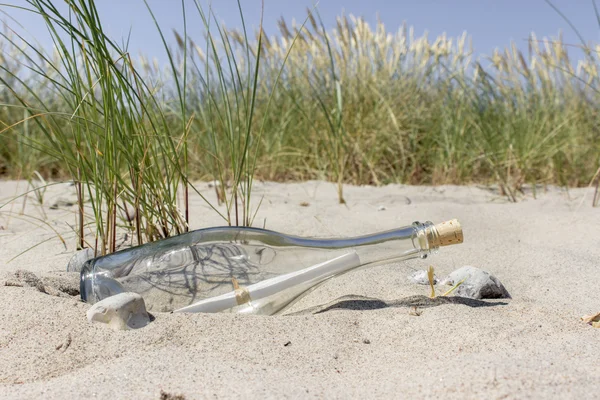 Bericht in een fles — Stockfoto