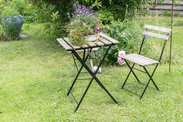 Patio in the garden — Stock Photo, Image