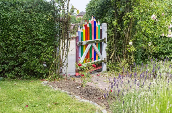 Kreatywnych drzwi ogród — Zdjęcie stockowe