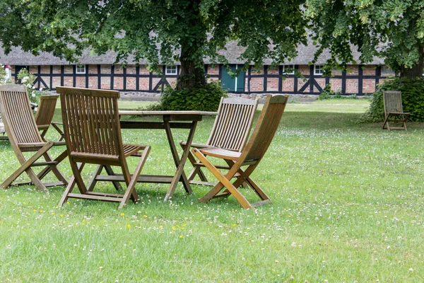 Table and chairs — Stock Photo, Image