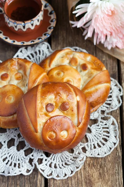Funny food: homemade buns with apple filling in the form of pigs