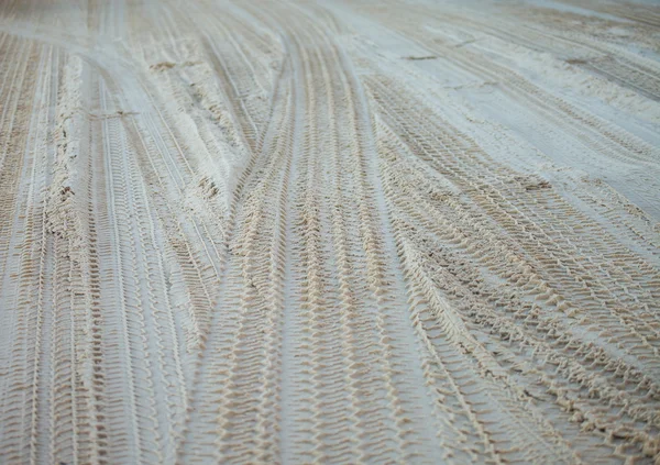 Reifenspuren im Sand — Stockfoto