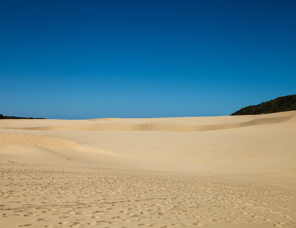песчаный удар на острове Озер
