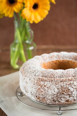 Kendi kendine pişmiş kek