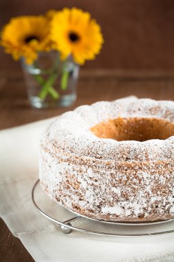 Kendi kendine pişmiş kek