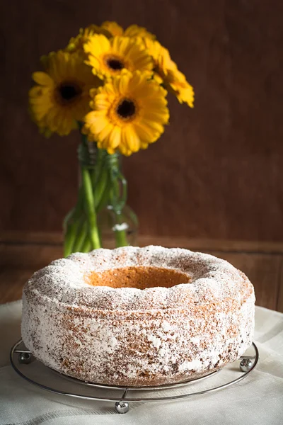 Un gâteau cuit soi-même — Photo