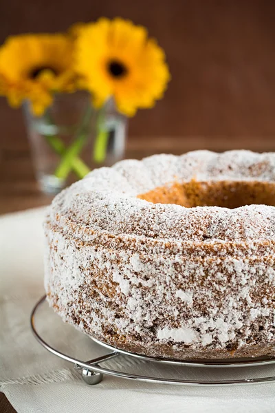 Un gâteau cuit soi-même — Photo