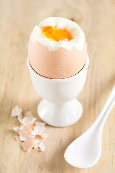 A hard-boiled egg — Stock Photo, Image