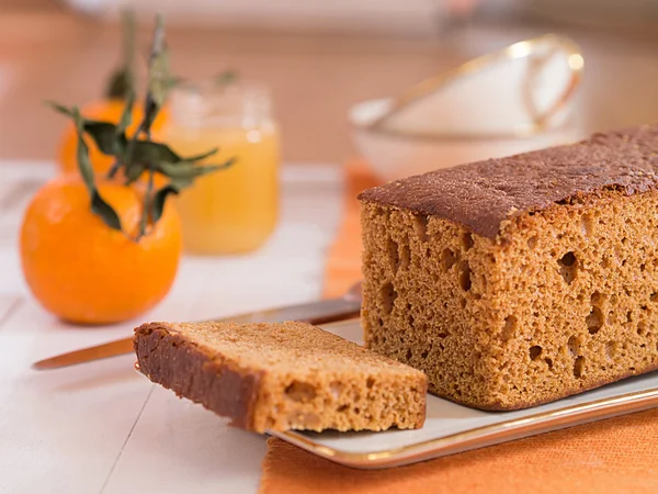 Nederländska honeycake på en tallrik — Stockfoto