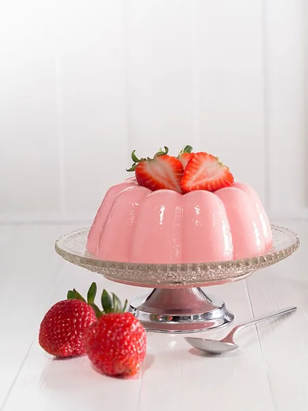 Strawberry dessert på en tallrik Stockbild