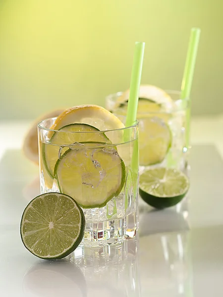 Water in the glass with ice cubes — Stock Photo, Image